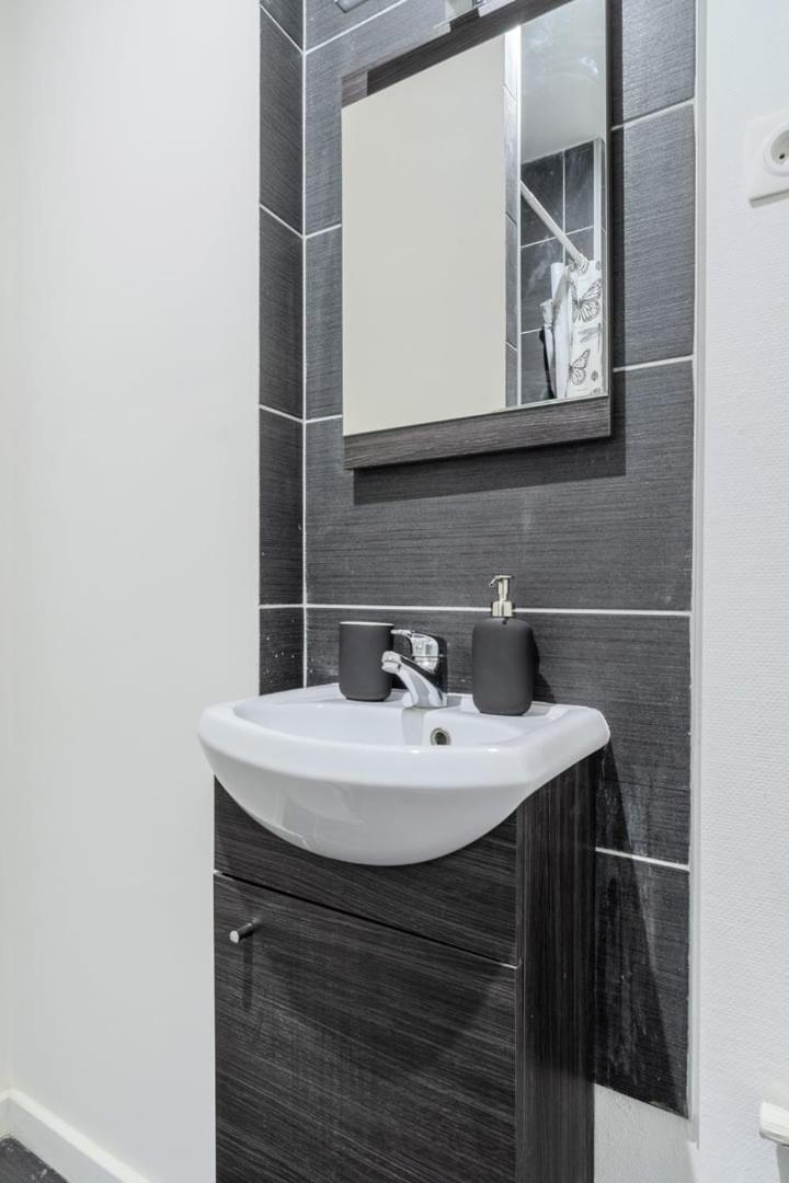 Beautiful Renovated Appart In The Center Of Лилль Экстерьер фото